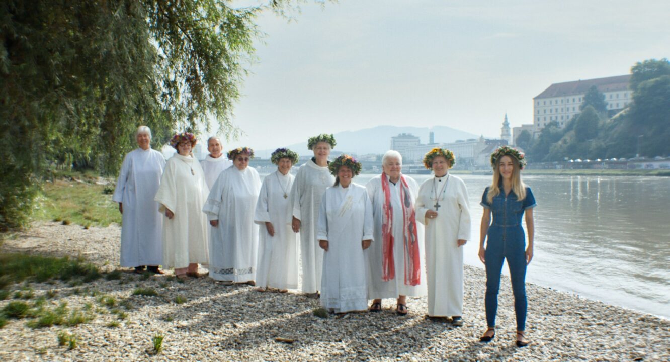  Girls & Gods