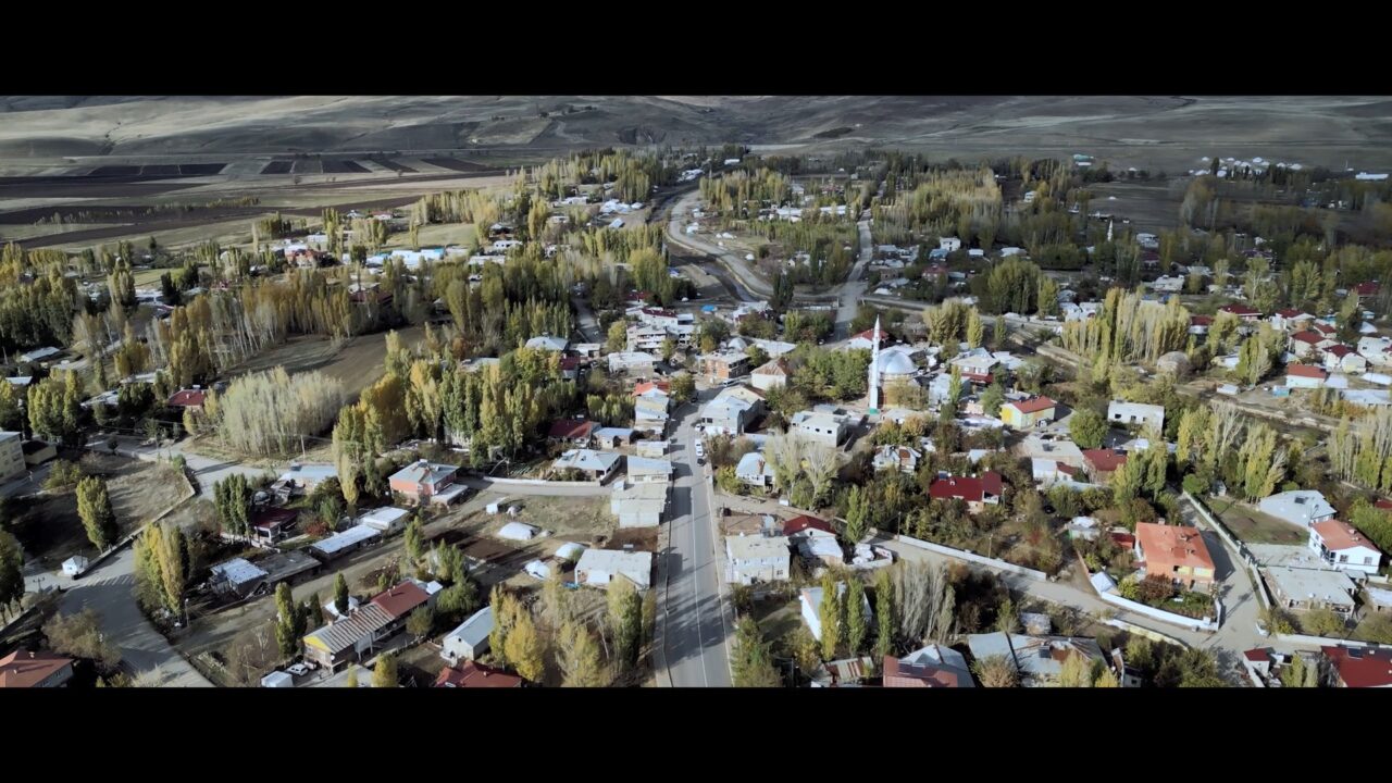 Vartinîs + Vorprogramm