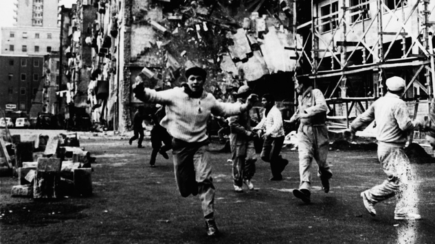  Le mani sulla città